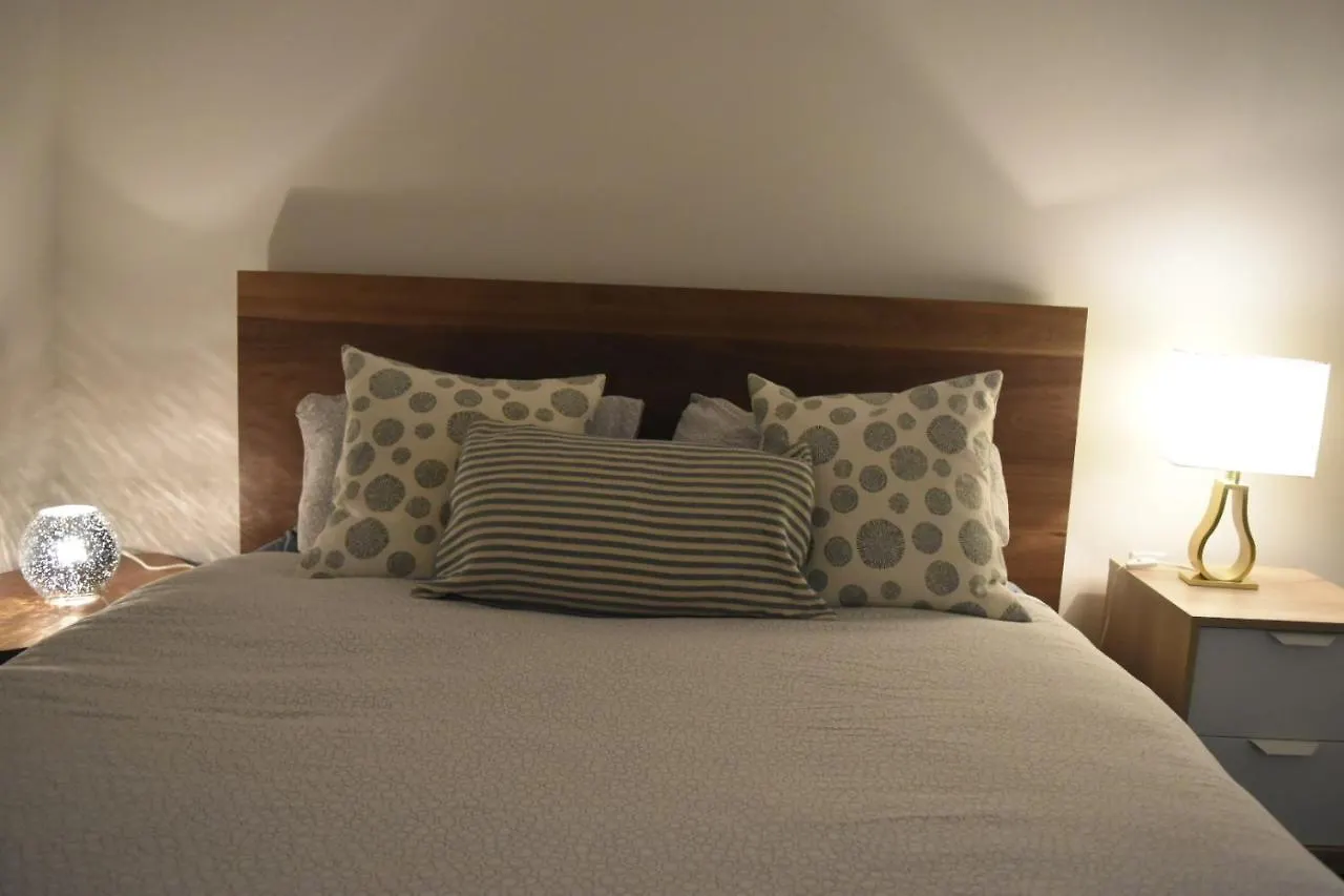 Toronto City Place Condo Families Only Apartmán
